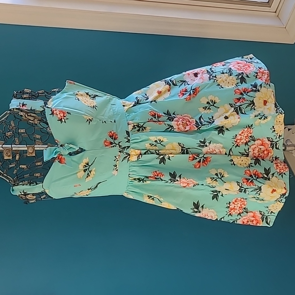 Spring floral dress size small